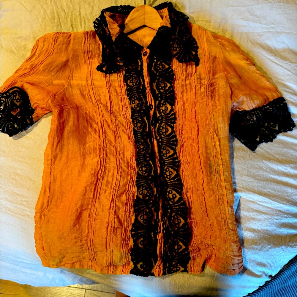 Beautiful cotton and lace blouse. So pretty with twice.